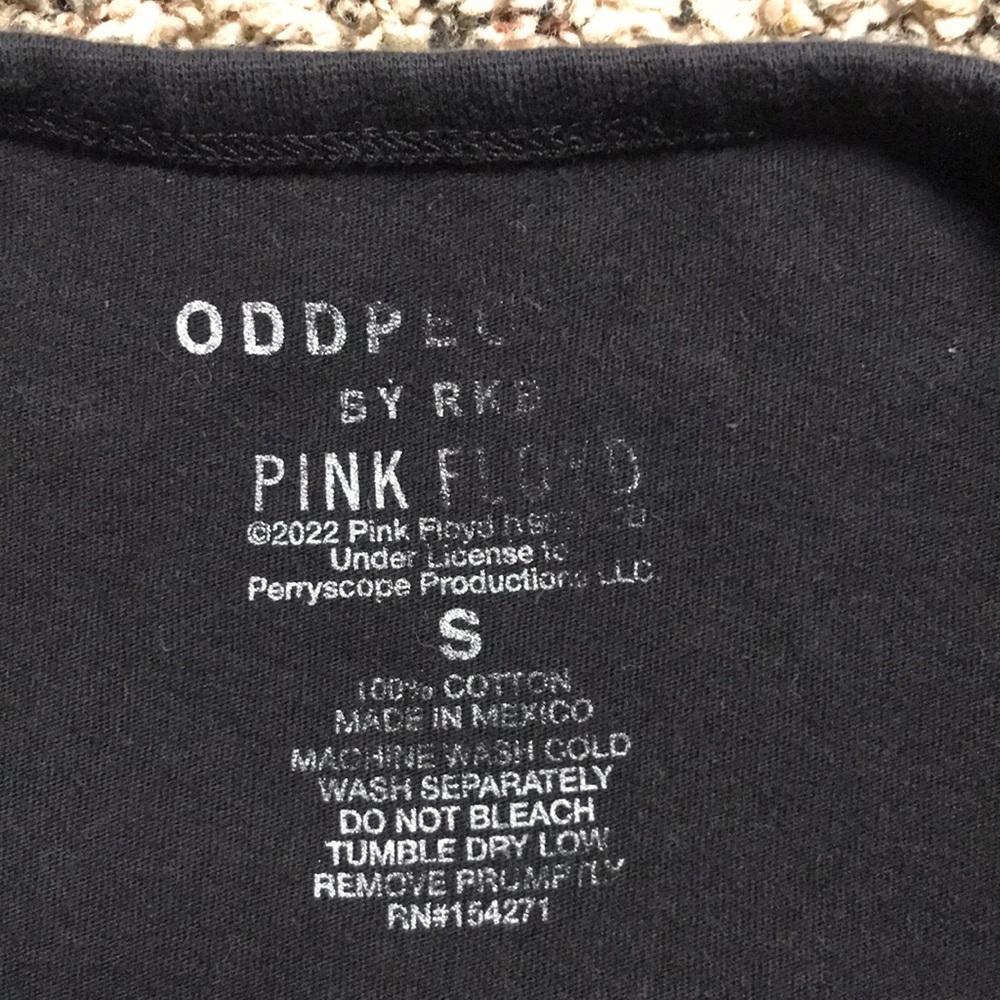ODD PEOPLE 🐠 Pink Floyd Womans Distressed Graphic Tee Size Small | EUC - Picture 3 of 3